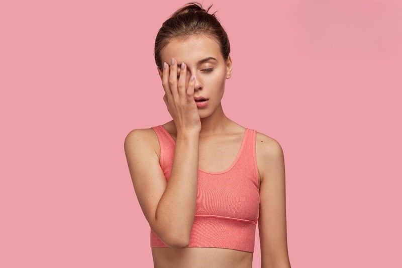 Thiếu máu, mất máu khi kinh nguyệt kéo dài khiến chị em luôn trong tình trạng mệt mỏi, uể oải, thiếu sức sống