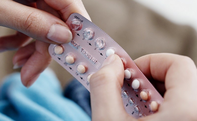 Lạm dụng thuốc tránh thai là một trong nguyên nhân gây suy giảm nội tiết tố nữ
