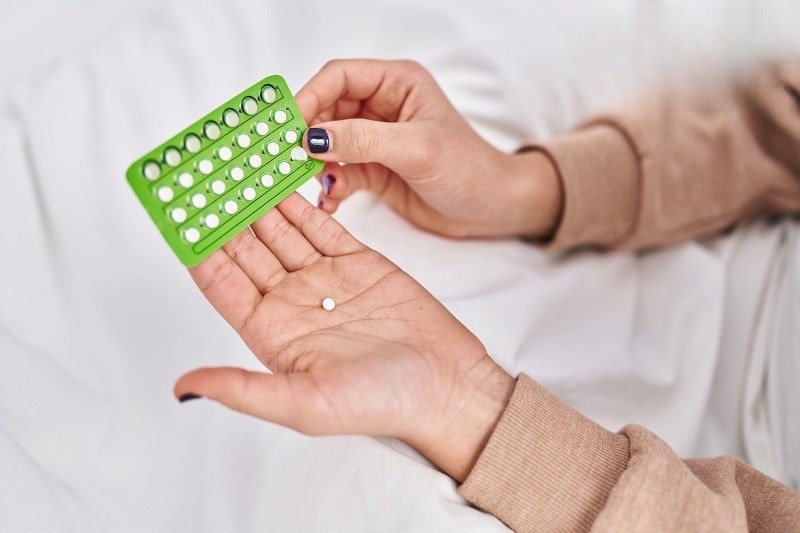 Mất kinh 1 tháng có thể do tác dụng phụ của một số thuốc tránh thai