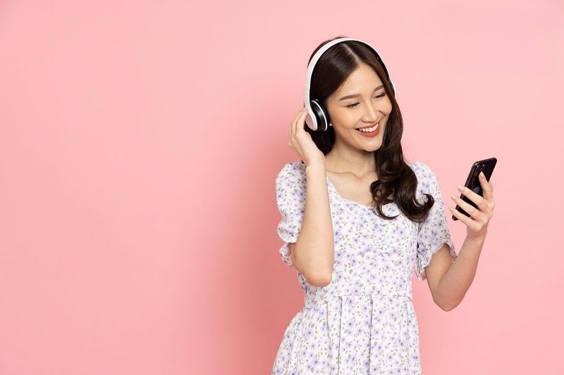 Giữ tâm lý thoải mái, thư giãn cũng là biện pháp hỗ trợ cải thiện tình trạng kinh nguyệt kéo dài 2 tuần