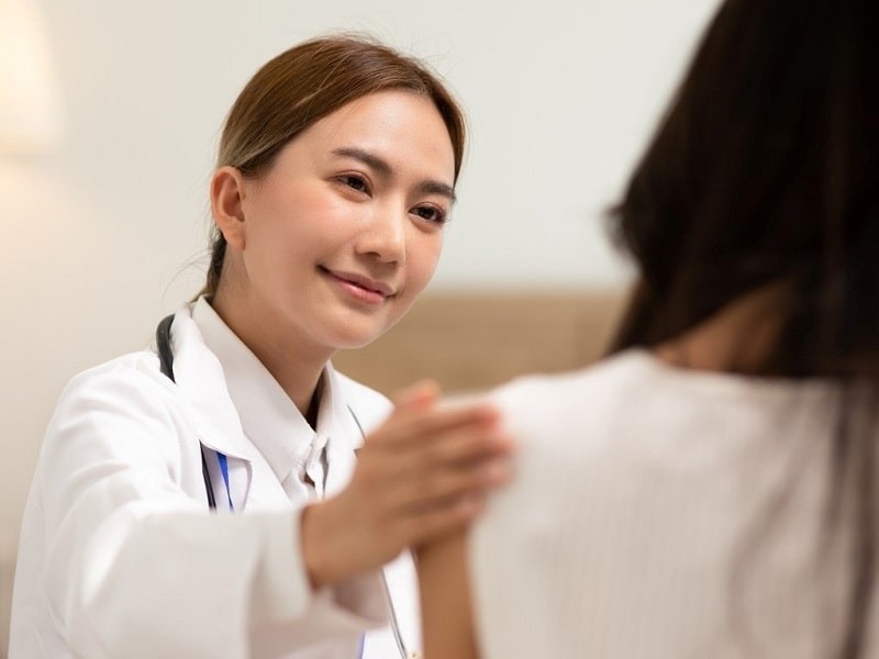 Hãy đến gặp bác sĩ nếu các triệu chứng gây ảnh hưởng nặng nề đến cuộc sống của bạn.