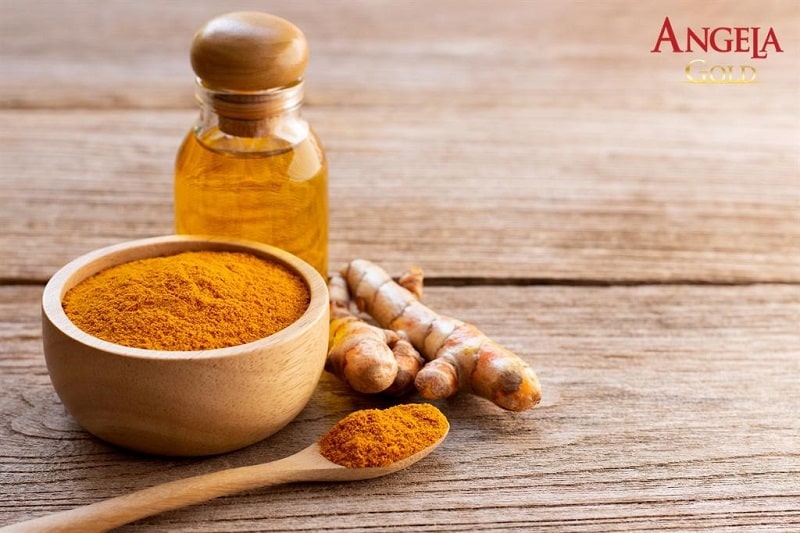 Tinh bột nghệ và mật ong