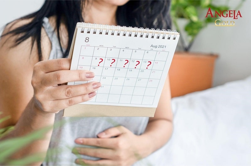 Tình trạng trễ kinh đau bụng dưới âm ỉ là gì?