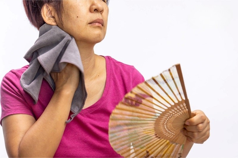 Phụ nữ bước vào giai đoạn mãn kinh