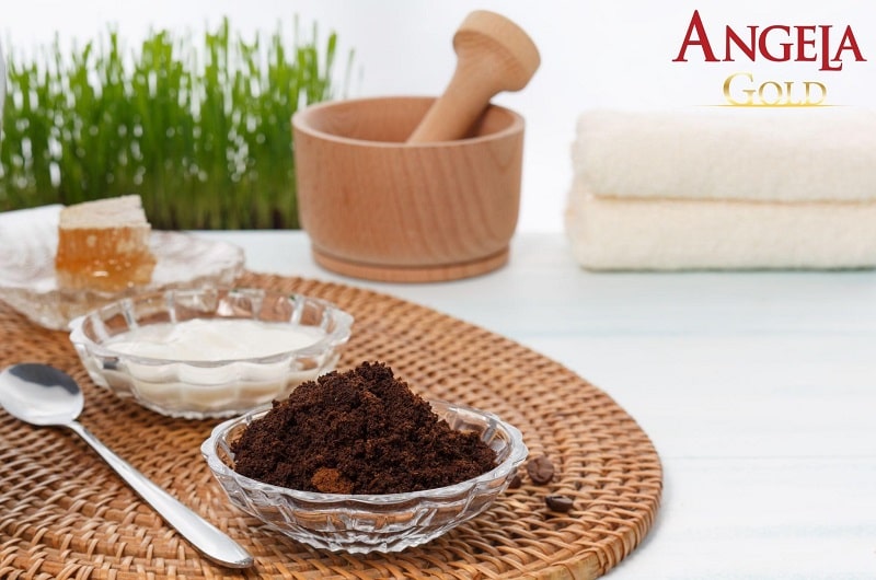 Cách xóa nám bằng bã cà phê và dầu dừa
