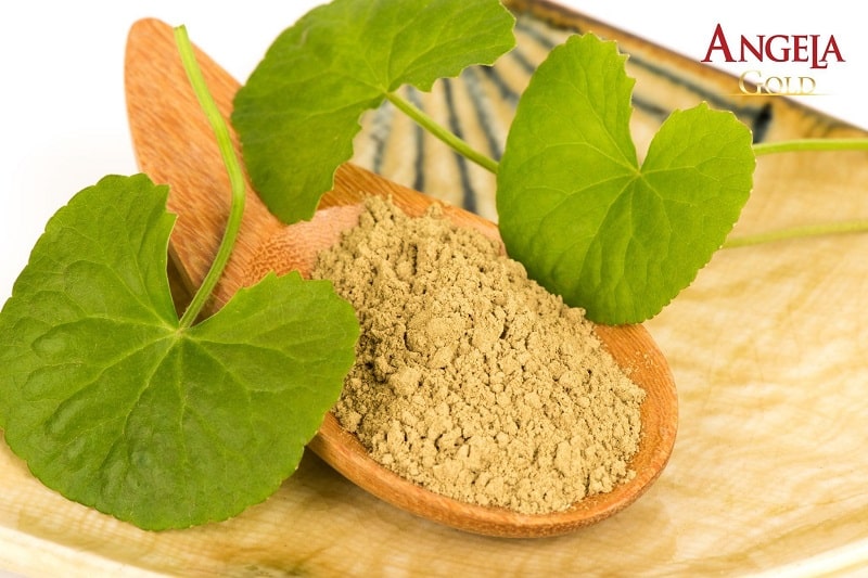 Đắp mặt nạ rau má