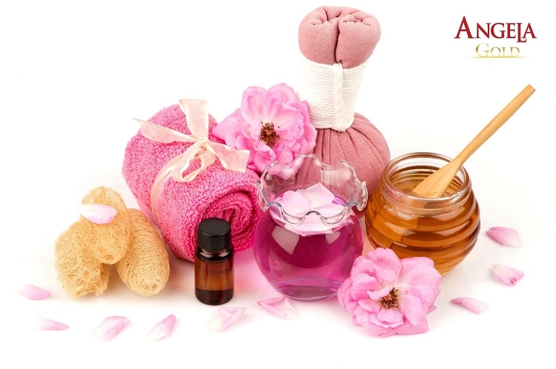 Kết hợp gừng, nước hoa hồng và mật ong