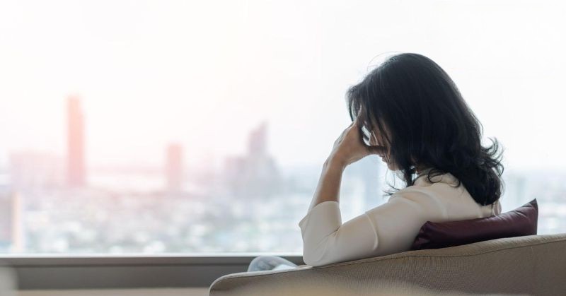 Tâm lý thất thường của phụ nữ mãn kinh cũng là yếu tố ảnh hưởng không nhỏ đến chất lượng giấc ngủ