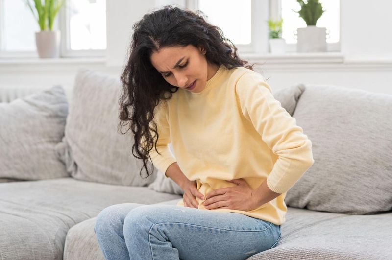 Xảy ra kéo dài kèm triệu chứng bất thường bạn nên thăm khám bác sĩ sớm