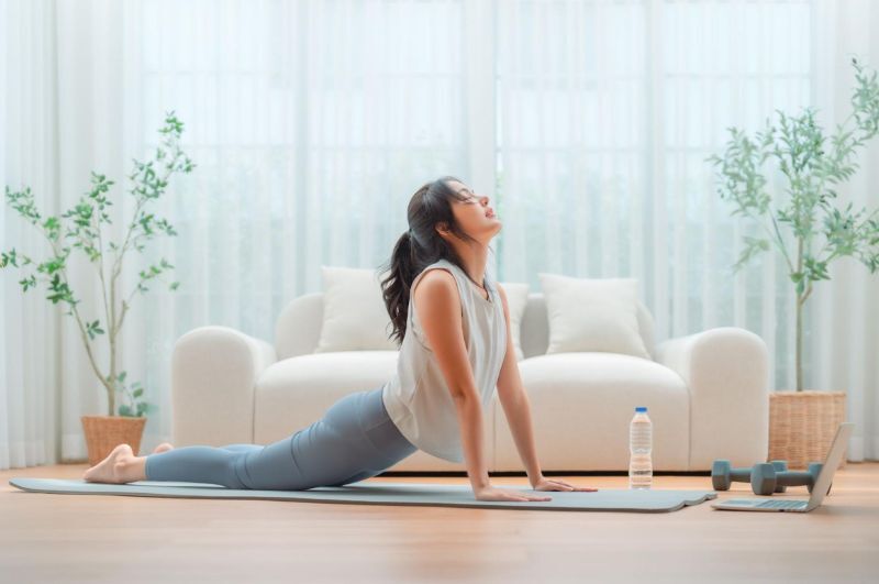 Tư thế con rắn hỗ trợ sức khỏe nữ giới