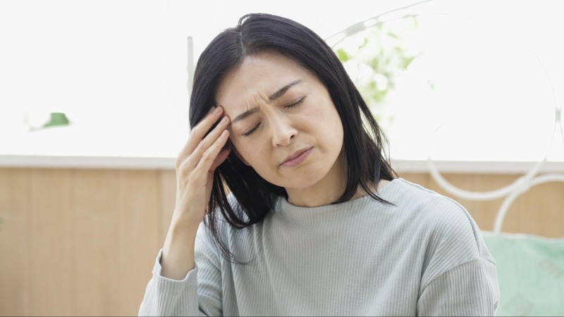 phụ nữ bị ù tai