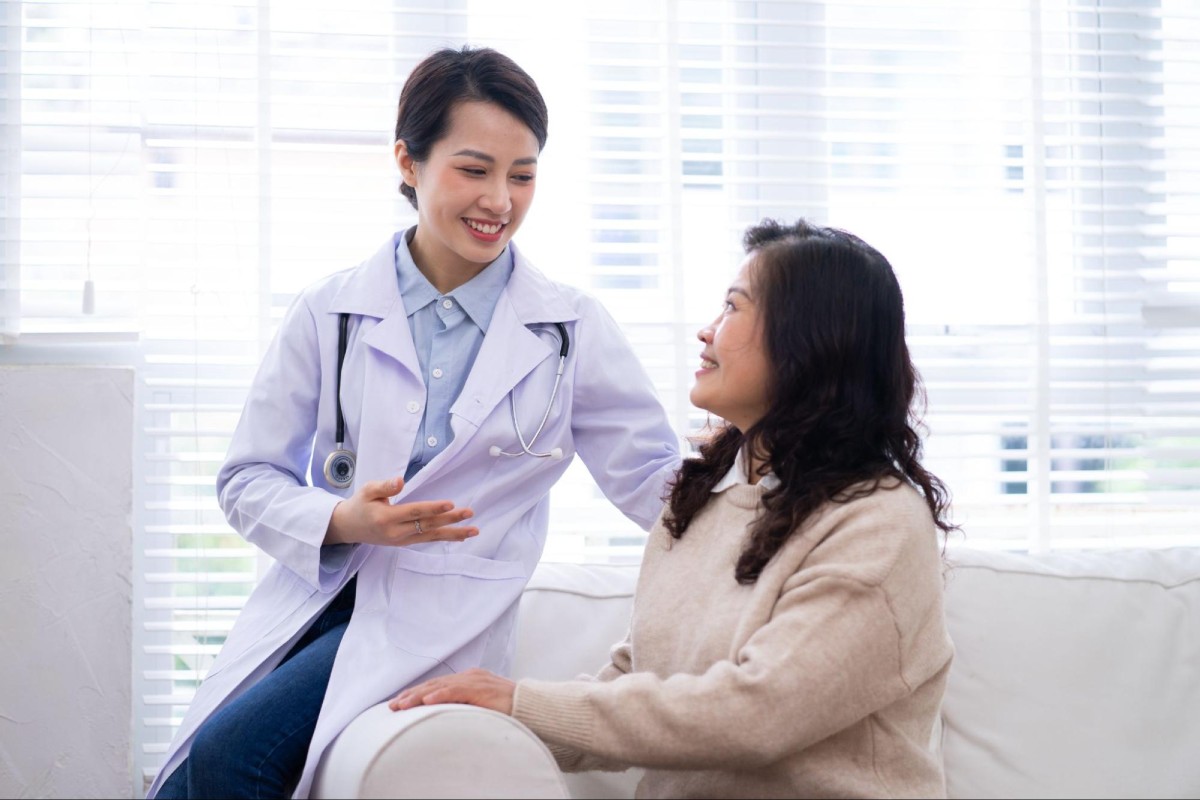 bác sĩ tư vấn bệnh