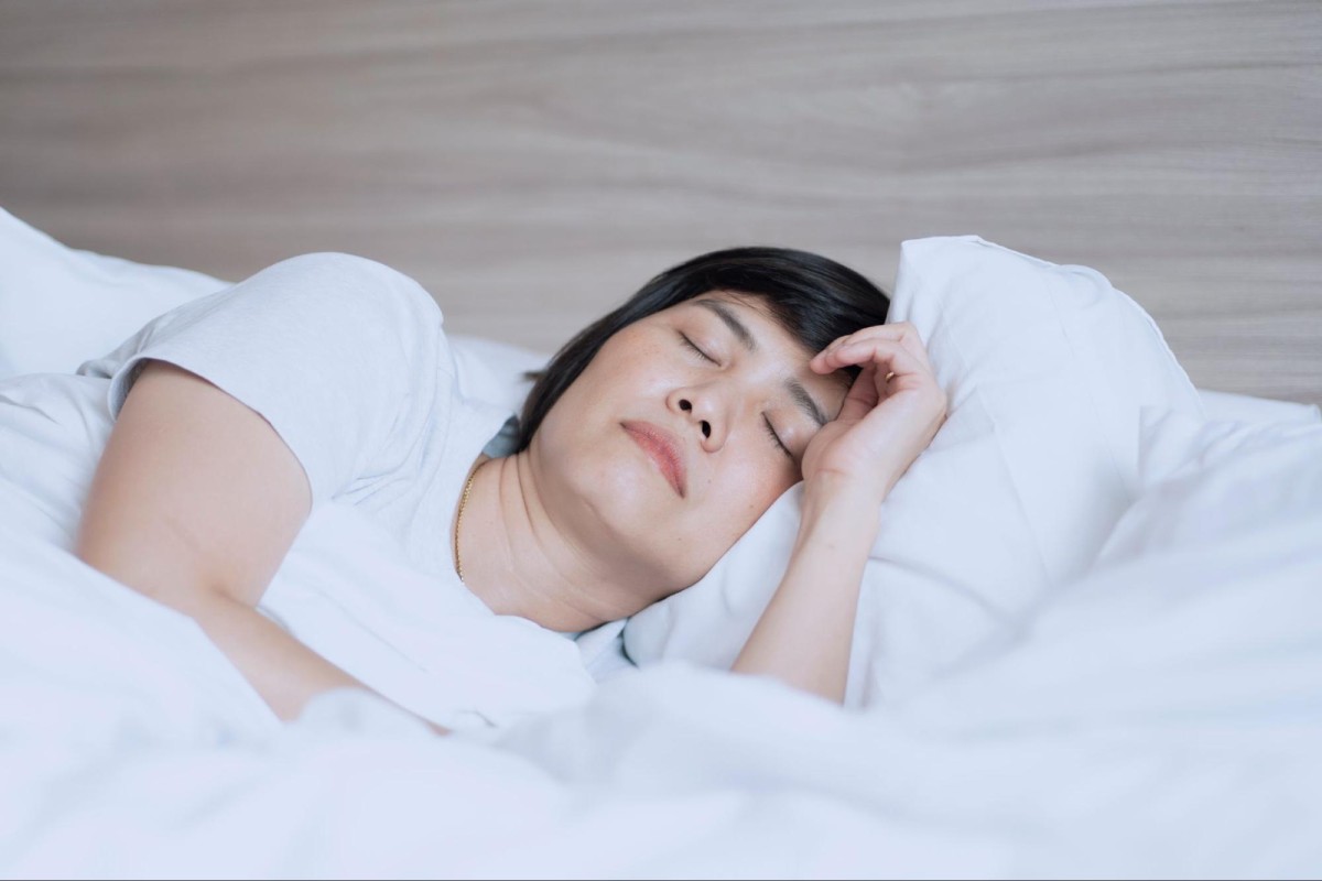 phụ nữ đang ngủ say