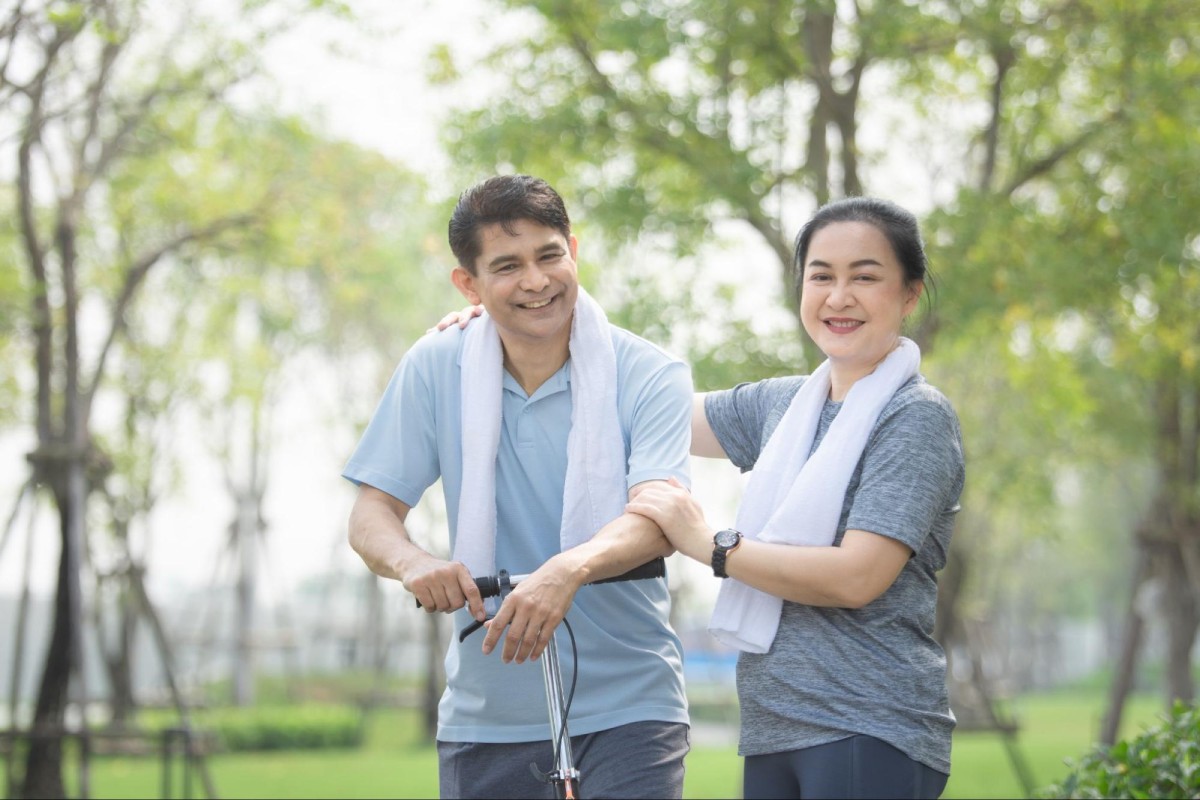 cùng nhau đi bộ
