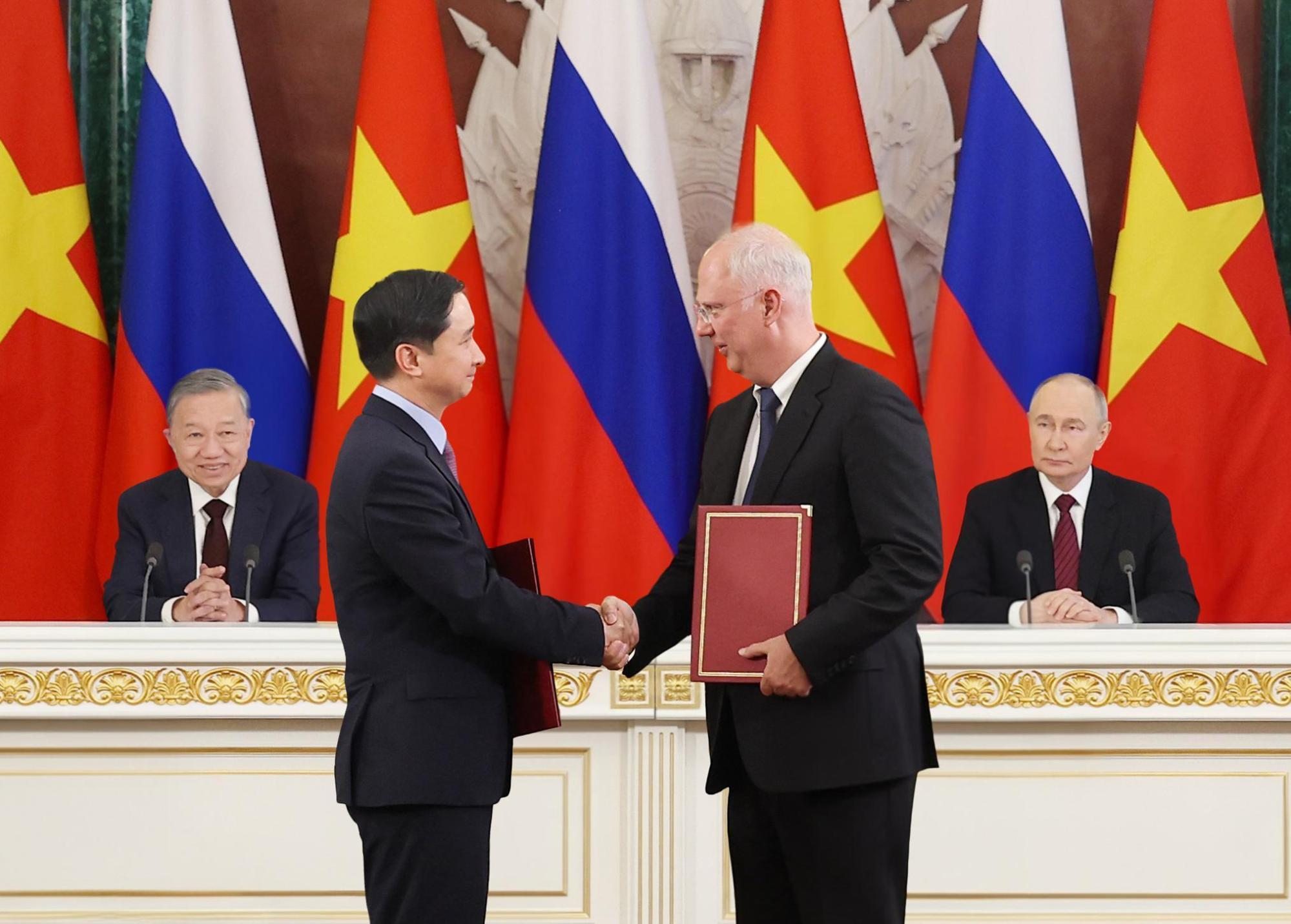 ký kết hợp tác